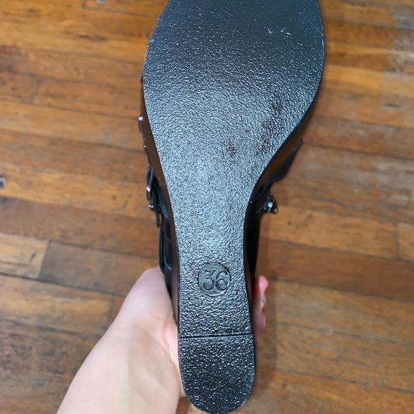 Black Goth multi-buckled open toe wedged shoe - Picture 7 of 8